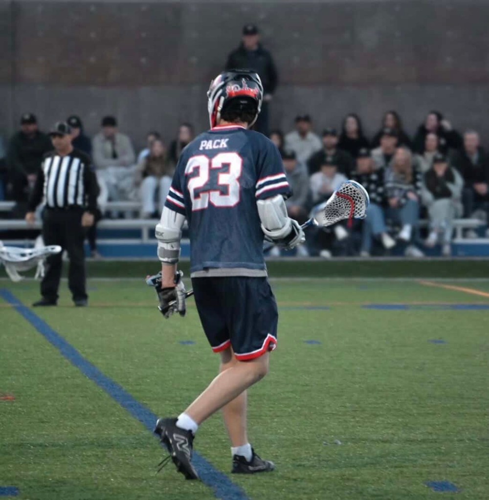 Balanced Cougars Take Down Bishop Gorman, 9–7